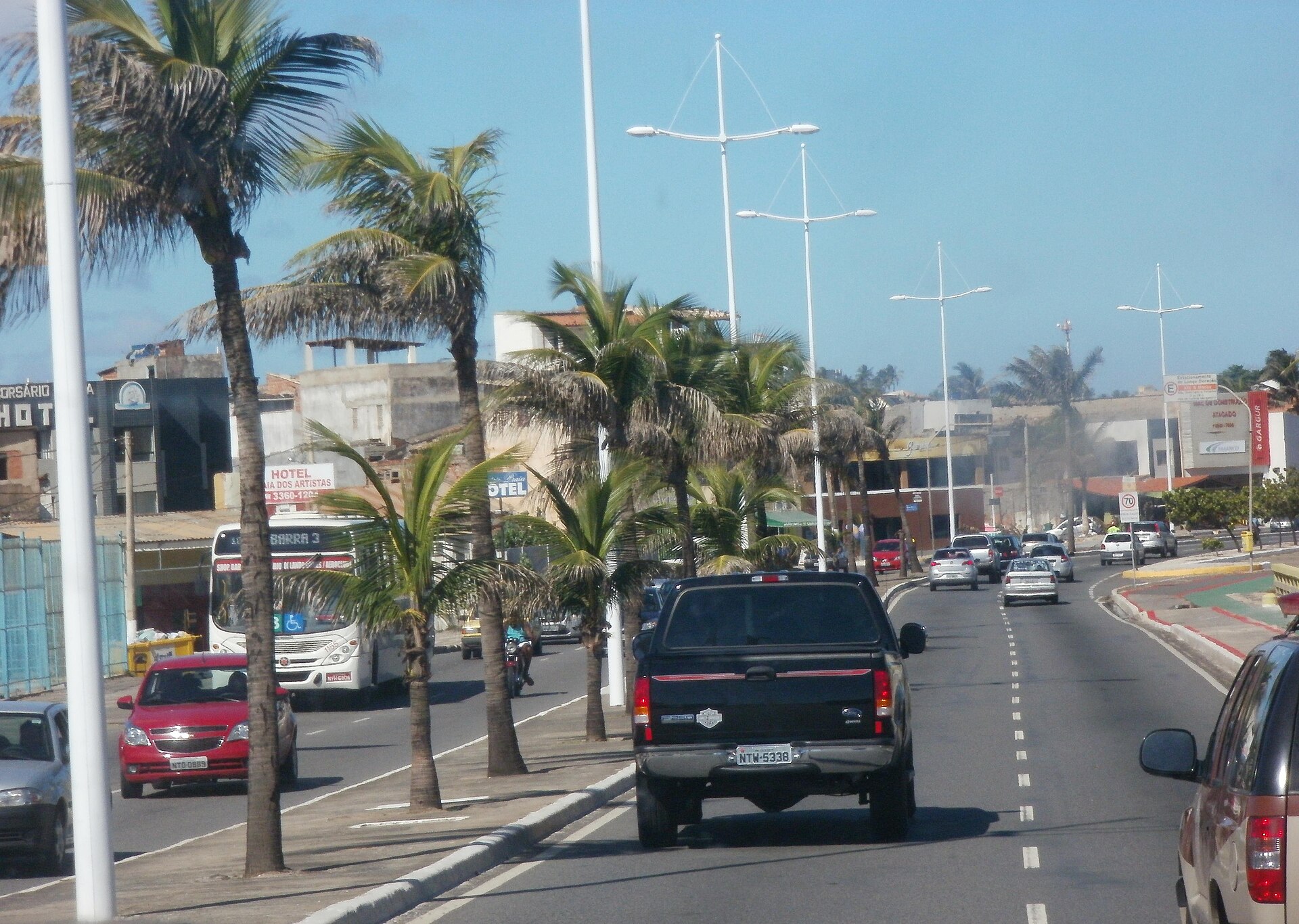Imagem de referência de Avenida Otávio Mangabeira, descrito nos dados abertos como logradouro público em Salvador, município do estado brasileiro da Bahia